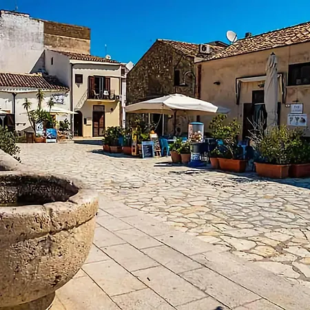 Casa Il Sole Casevacanze Daniele Furco * 卡斯泰拉马莱