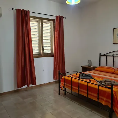 度假居 Casa Il Sole Casevacanze Daniele Furco *